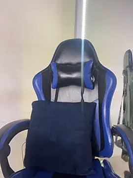 Snapshot of Maddie_7 chatting on 12, 4, 2026 Maddie 7 online show from 12, 4, 2026