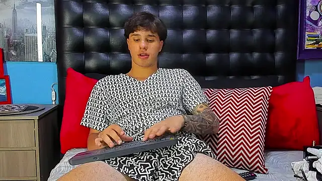 EXCLUSIVE8 online show from 6, 4, 2026