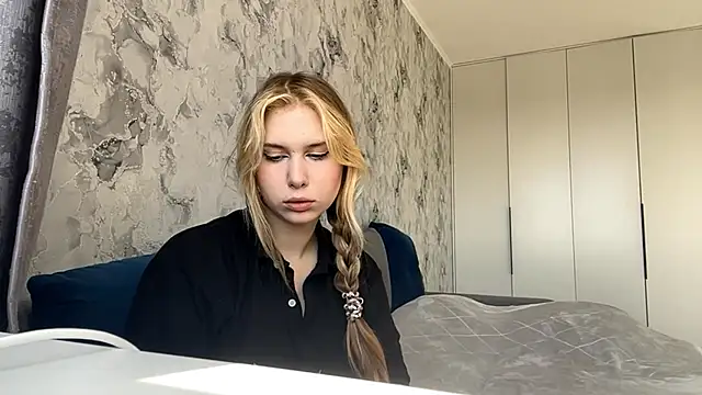 ShariLappas online show from 6, 3, 2026