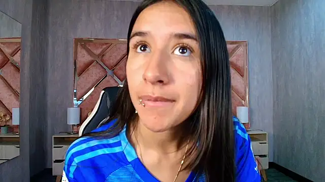 Snapshot of LilyRossi_ chatting on 21, 5, 2026 LilyRossi online show from 21, 5, 2026