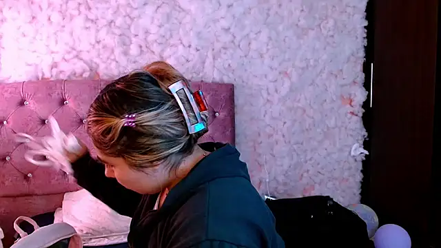 Sofiazaf  online show from 11, 4, 2026