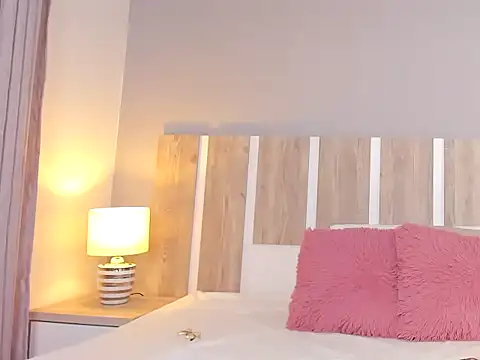 EmilySearss online show from 24, 3, 2026