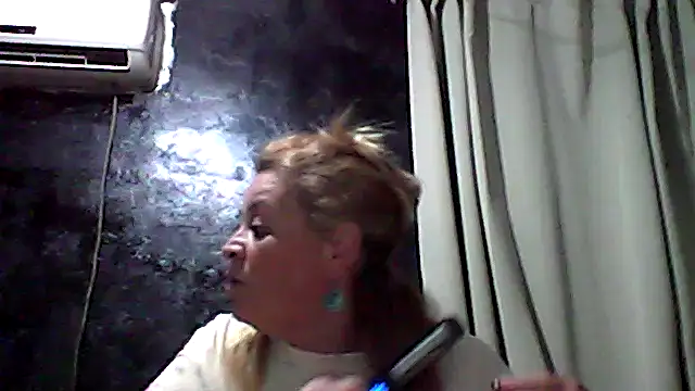 momismilf544 online show from 15, 4, 2026