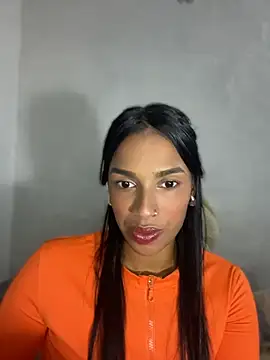 Snapshot of FlorSalvaje_ chatting on 6, 8, 2026 FlorSalvaje online show from 6, 8, 2026
