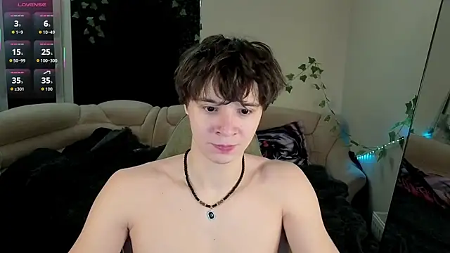 Snapshot of AnthonyCuutie chatting on 2, 5, 2026 AnthonyCuutie online show from 2, 5, 2026