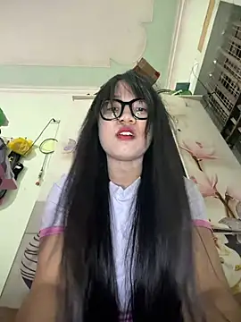 Snapshot of Leeeeiu chatting on 23, 7, 2026 Leeeeiu online show from 23, 7, 2026