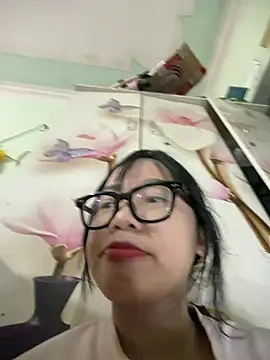 Snapshot of Leeeeiu chatting on 26, 7, 2026 Leeeeiu online show from 26, 7, 2026