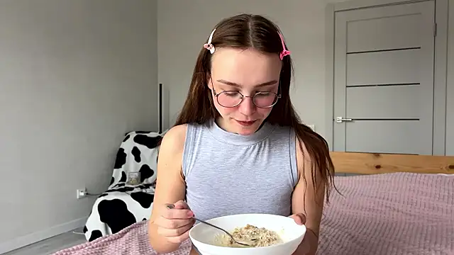 Lolatatee online show from 24, 3, 2026