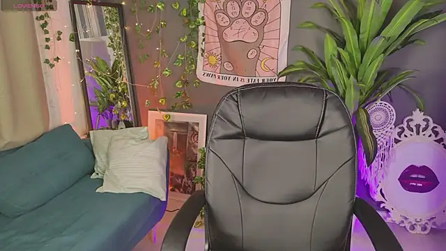 Nami Umi online show from 4, 3, 2026