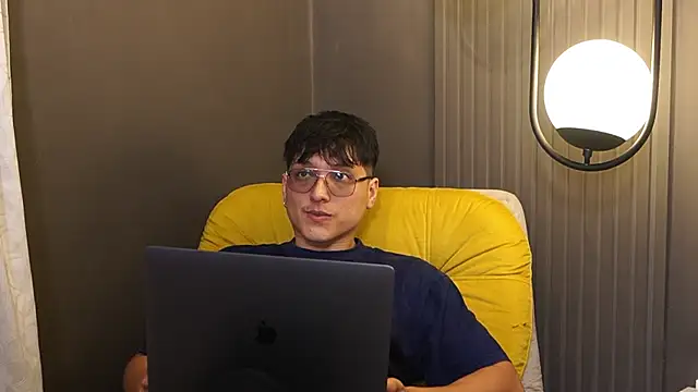 Mia and Belmonth online show from 28, 3, 2026