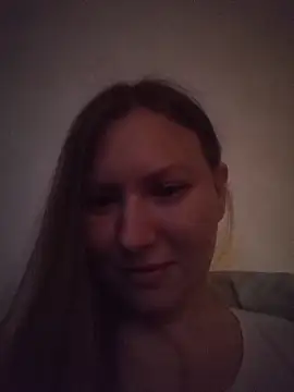 August Shine online show from 23, 4, 2026