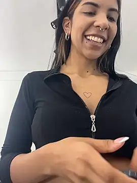 VioletaHills  online show from 15, 3, 2026