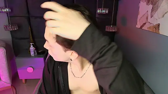 hollannd  online show from 11, 4, 2026