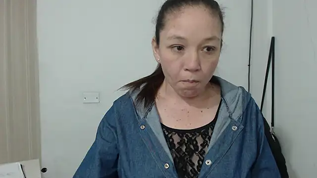 Snapshot of Eliane_cooper21 chatting on 4, 8, 2026 Eliane cooper21 online show from 4, 8, 2026