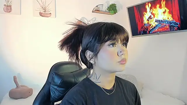 Snapshot of AlaiaRogers chatting on 24, 7, 2026 AlaiaRogers online show from 24, 7, 2026