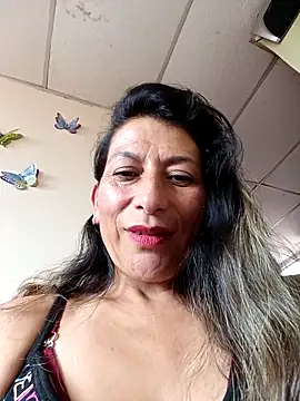 Snapshot of Lucia_Rios chatting on 19, 4, 2026 Lucia Rios online show from 19, 4, 2026