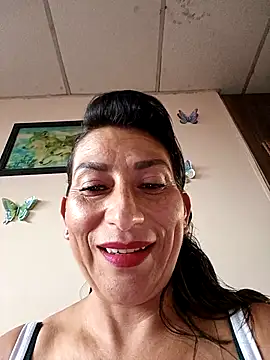 Snapshot of Lucia_Rios chatting on 7, 5, 2026 Lucia Rios online show from 7, 5, 2026