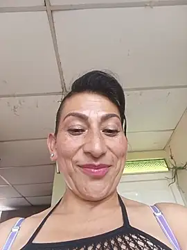 Snapshot of Lucia_Rios chatting on 4, 6, 2026 Lucia Rios online show from 4, 6, 2026