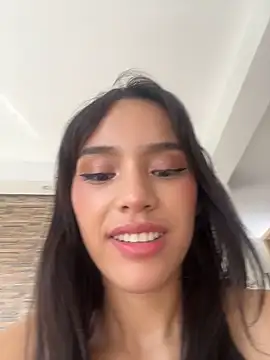 Mia-villalobos online show from 29, 4, 2026