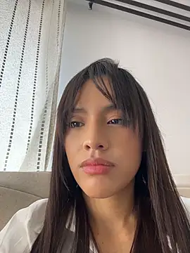 Mia-villalobos online show from 5, 8, 2026