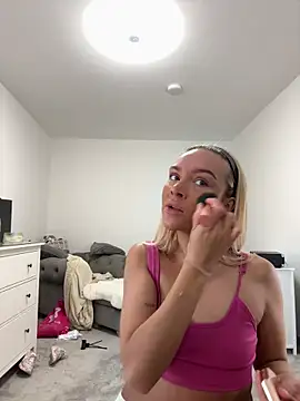 Naughtyblondex online show from 18, 3, 2026