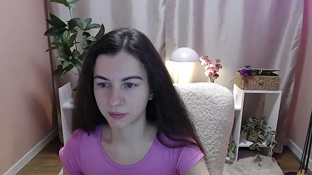 Snapshot of MistyBree chatting on 13, 4, 2026 MistyBree online show from 13, 4, 2026
