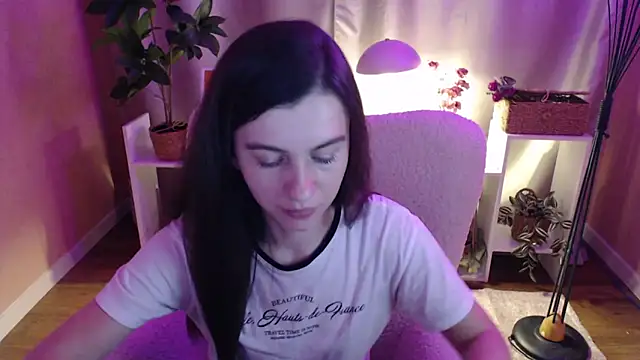 Snapshot of MistyBree chatting on 16, 4, 2026 MistyBree online show from 16, 4, 2026
