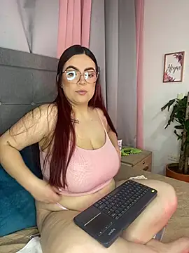 Kiara noirr online show from 13, 3, 2026