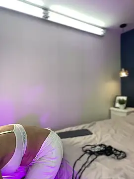 Jadee 01 online show from 4, 4, 2026