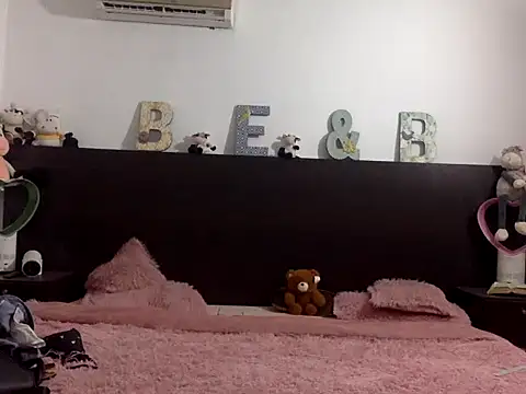 Snapshot of mommy-Milf chatting on 2, 3, 2026 mommy-Milf online show from 2, 3, 2026