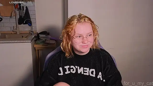 Snapshot of soft_focus chatting on 23, 5, 2026 soft focus online show from 23, 5, 2026