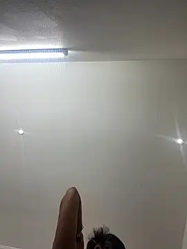 Emi rousse online show from 4, 4, 2026