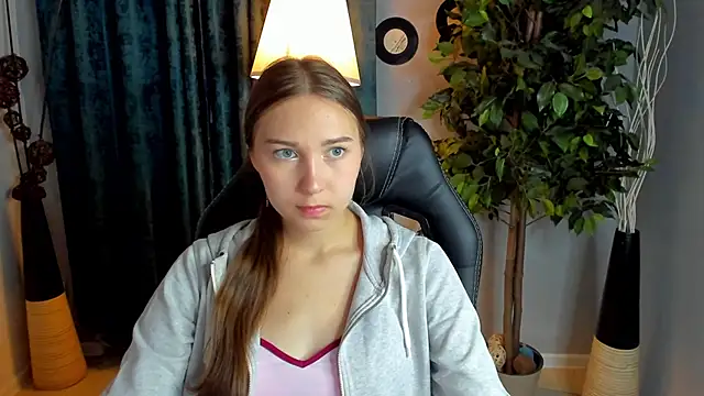 OliviaLang online show from 15, 5, 2026