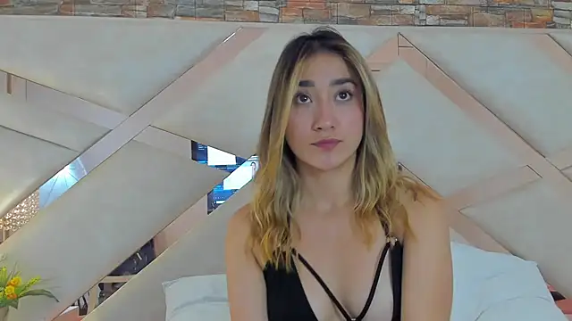 Snapshot of lucy_davies chatting on 17, 6, 2026 lucy davies online show from 17, 6, 2026
