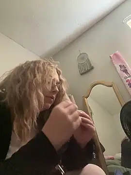 imkhloe online show from 16, 3, 2026