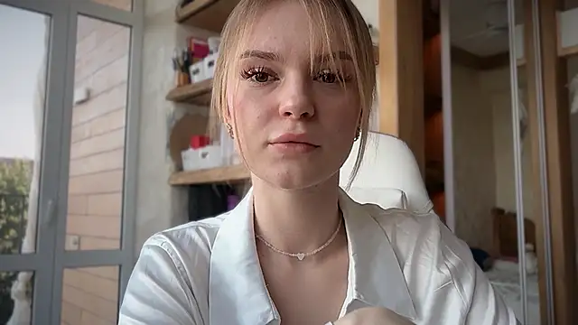 cyberl0ve  online show from 11, 4, 2026