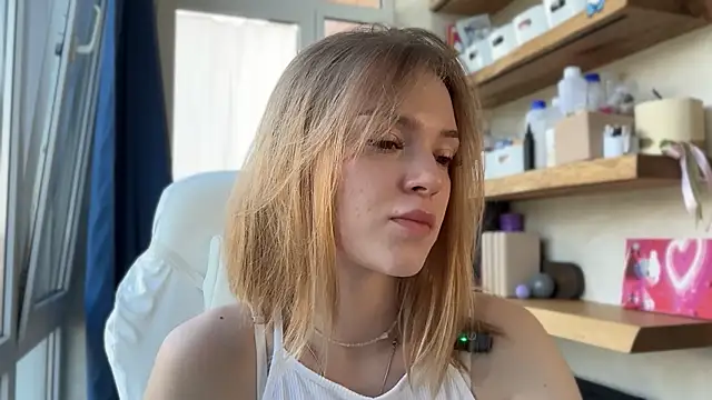Snapshot of cyberl0ve_ chatting on 6, 6, 2026 cyberl0ve online show from 6, 6, 2026