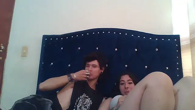Snapshot of Moonandzukko chatting on 7, 5, 2026 Moonandzukko online show from 7, 5, 2026