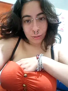 Snapshot of Moonandzukko chatting on 26, 5, 2026 Moonandzukko online show from 26, 5, 2026