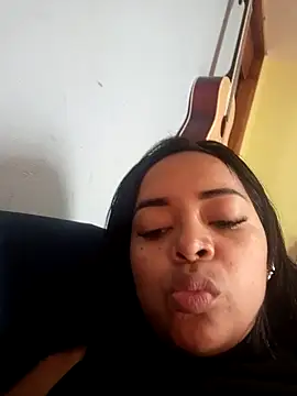 Babyfull lips online show from 25, 3, 2026