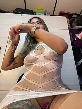 stefanyqueen69 online show from 10, 4, 2026