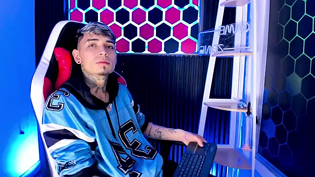 Max Hader  online show from 12, 4, 2026