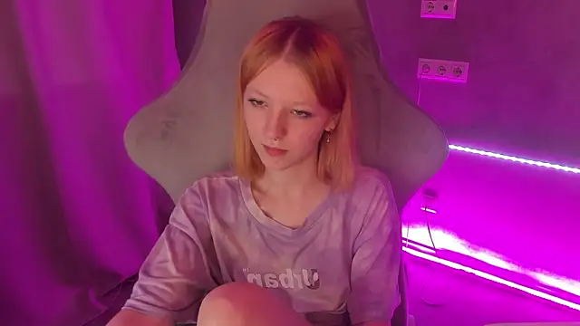 Emma Dusk online show from 13, 7, 2026
