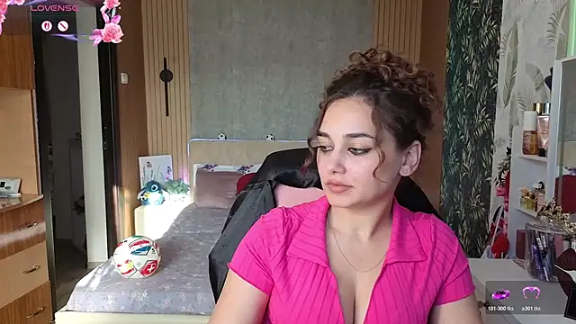 Snapshot of KatarinaHeaven chatting on 5, 7, 2026 KatarinaHeaven online show from 5, 7, 2026