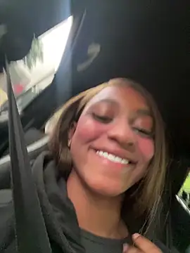 LiaTrainor online show from 18, 3, 2026