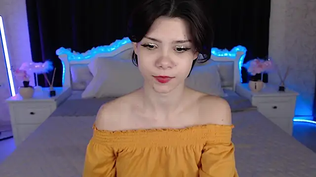 llittle-peachh online show from 6, 3, 2026