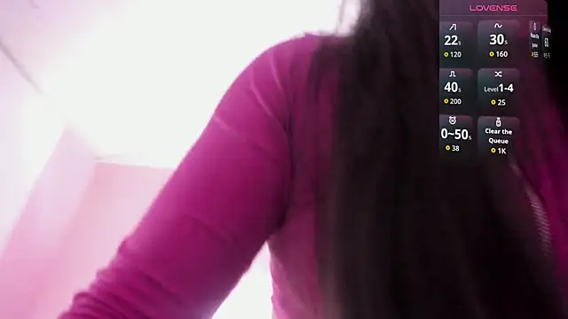 Snapshot of Emily_Roussee chatting on 23, 4, 2026 Emily Roussee online show from 23, 4, 2026