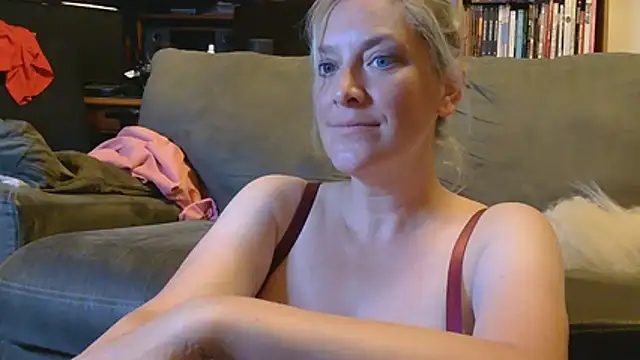 Snapshot of MistyMountains96 chatting on 17, 6, 2026 MistyMountains96 online show from 17, 6, 2026