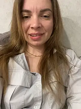 Luna2547 online show from 12, 3, 2026