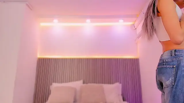 ashvalentine  online show from 11, 3, 2026